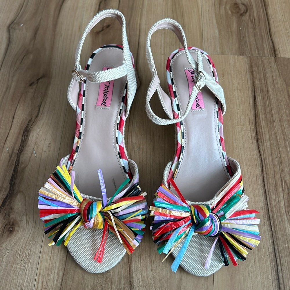 Cute raffia Betsey Johnson wedges